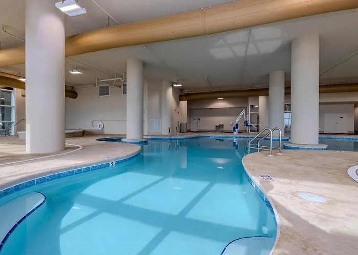 Phoenix Gulf Towers 904 Apartment